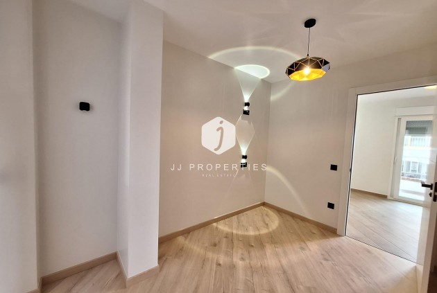 Aus zweiter Hand - Wohnung -
Torrevieja - Playa de los Locos