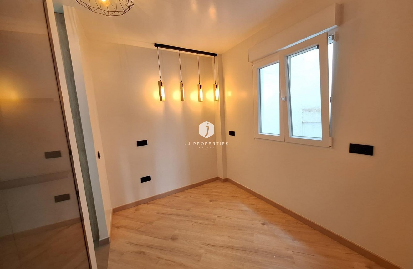 Aus zweiter Hand - Wohnung -
Torrevieja - Playa de los Locos