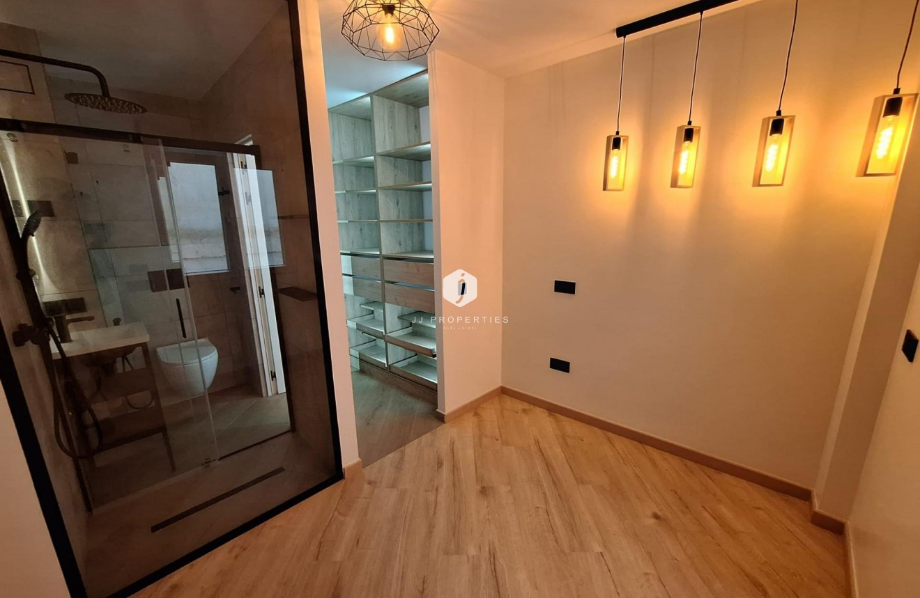 Aus zweiter Hand - Wohnung -
Torrevieja - Playa de los Locos