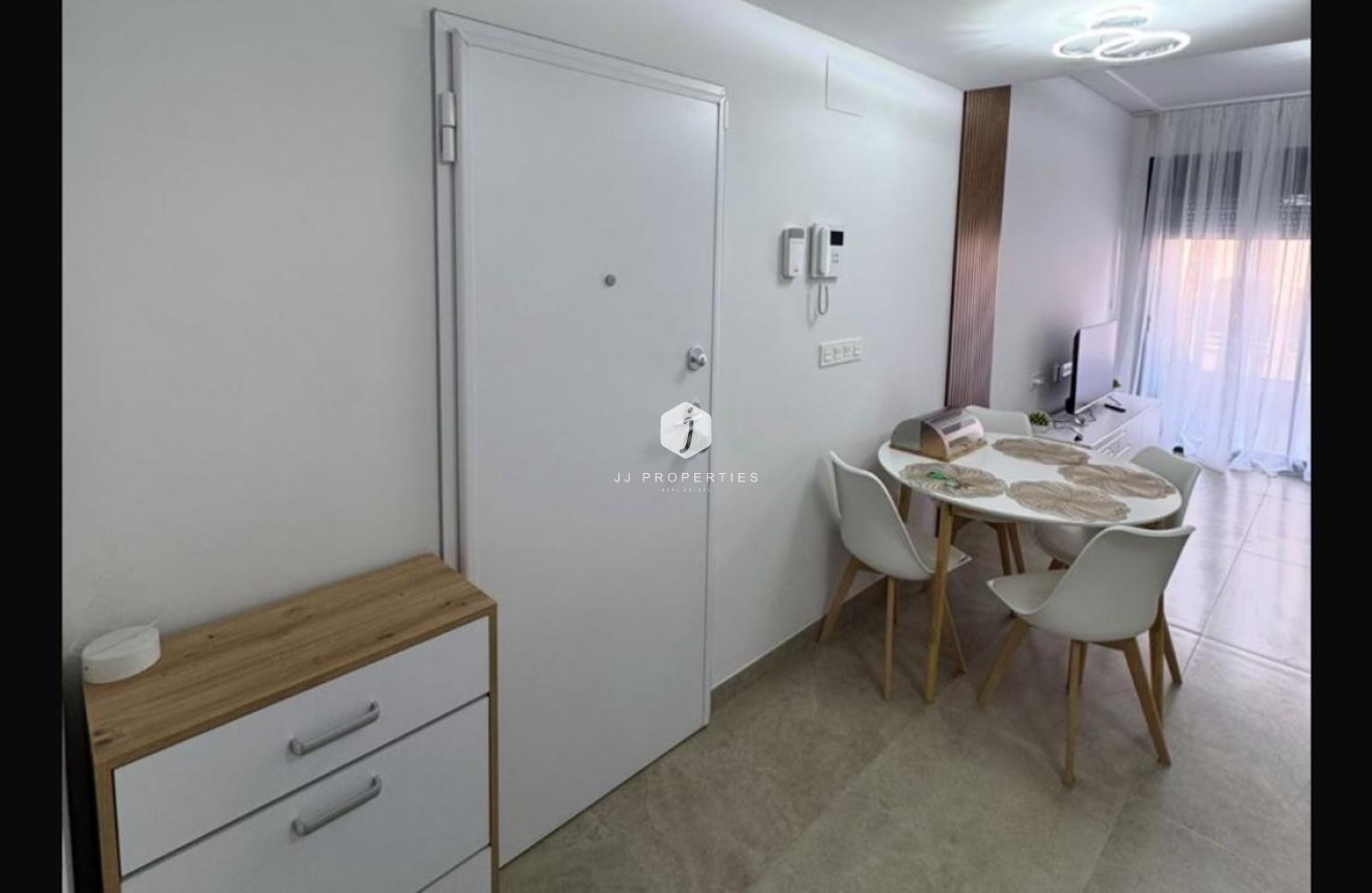 Segunda mano - Apartamento / piso -
Torrevieja - Playa del Cura