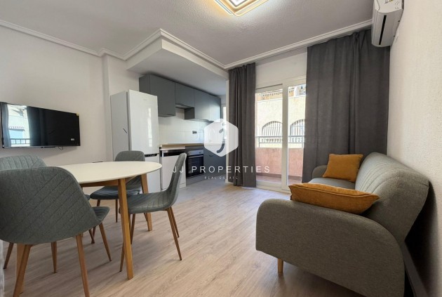 Resale - Apartment / flat -
Torrevieja - Playa del Cura