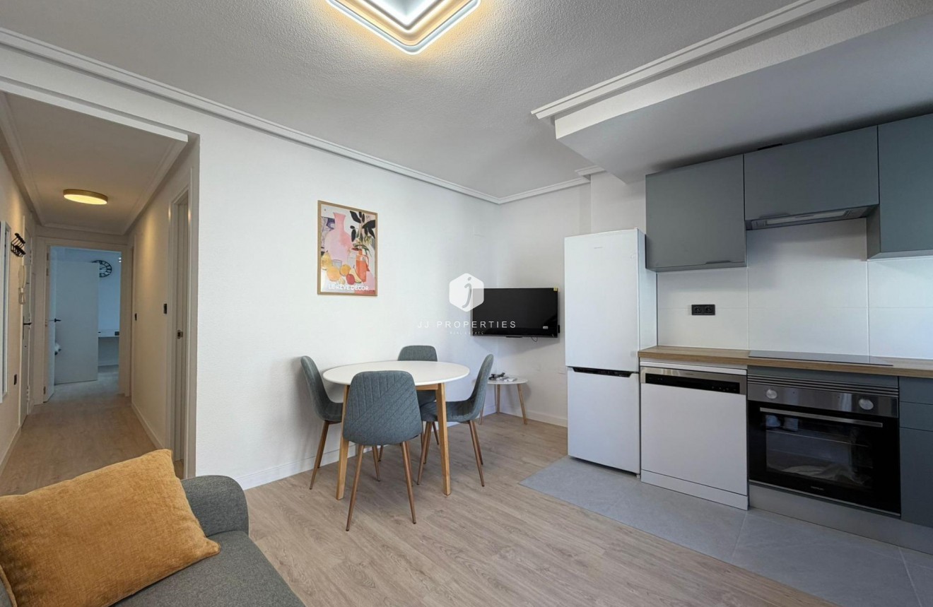 Resale - Apartment / flat -
Torrevieja - Playa del Cura