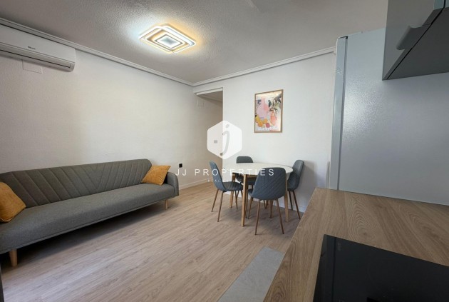 Resale - Apartment / flat -
Torrevieja - Playa del Cura