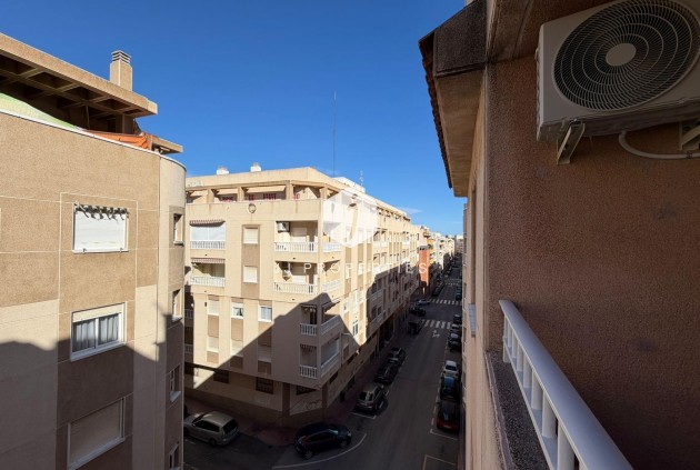 Resale - Apartment / flat -
Torrevieja - Playa del Cura