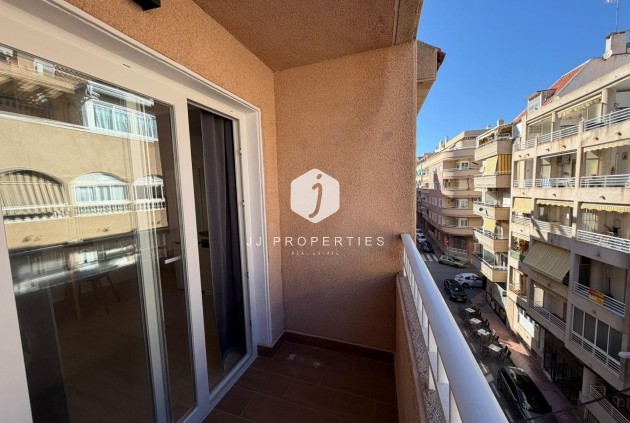 Resale - Apartment / flat -
Torrevieja - Playa del Cura