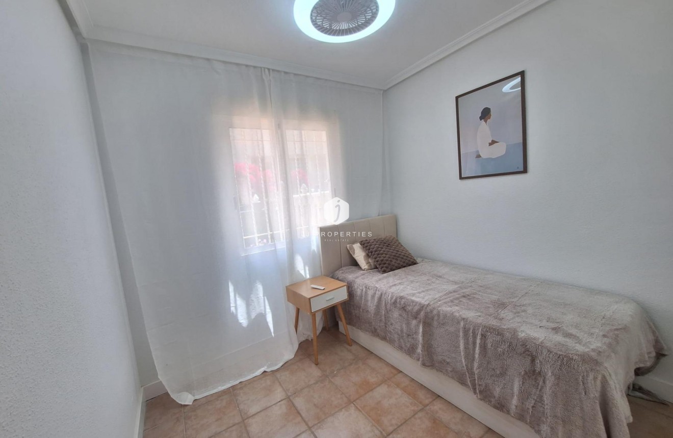 Aus zweiter Hand - Bungalow -
Torrevieja - Sector 25