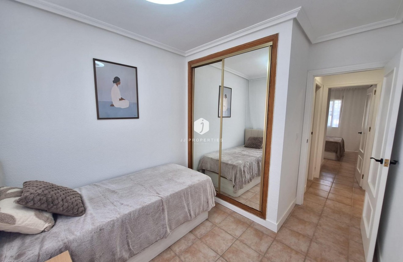 Aus zweiter Hand - Bungalow -
Torrevieja - Sector 25