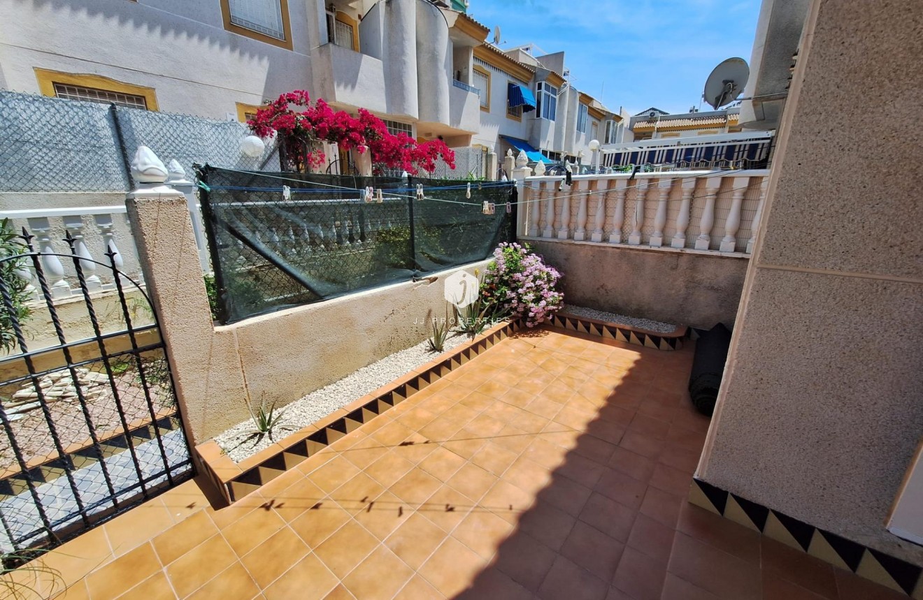 Aus zweiter Hand - Bungalow -
Torrevieja - Sector 25