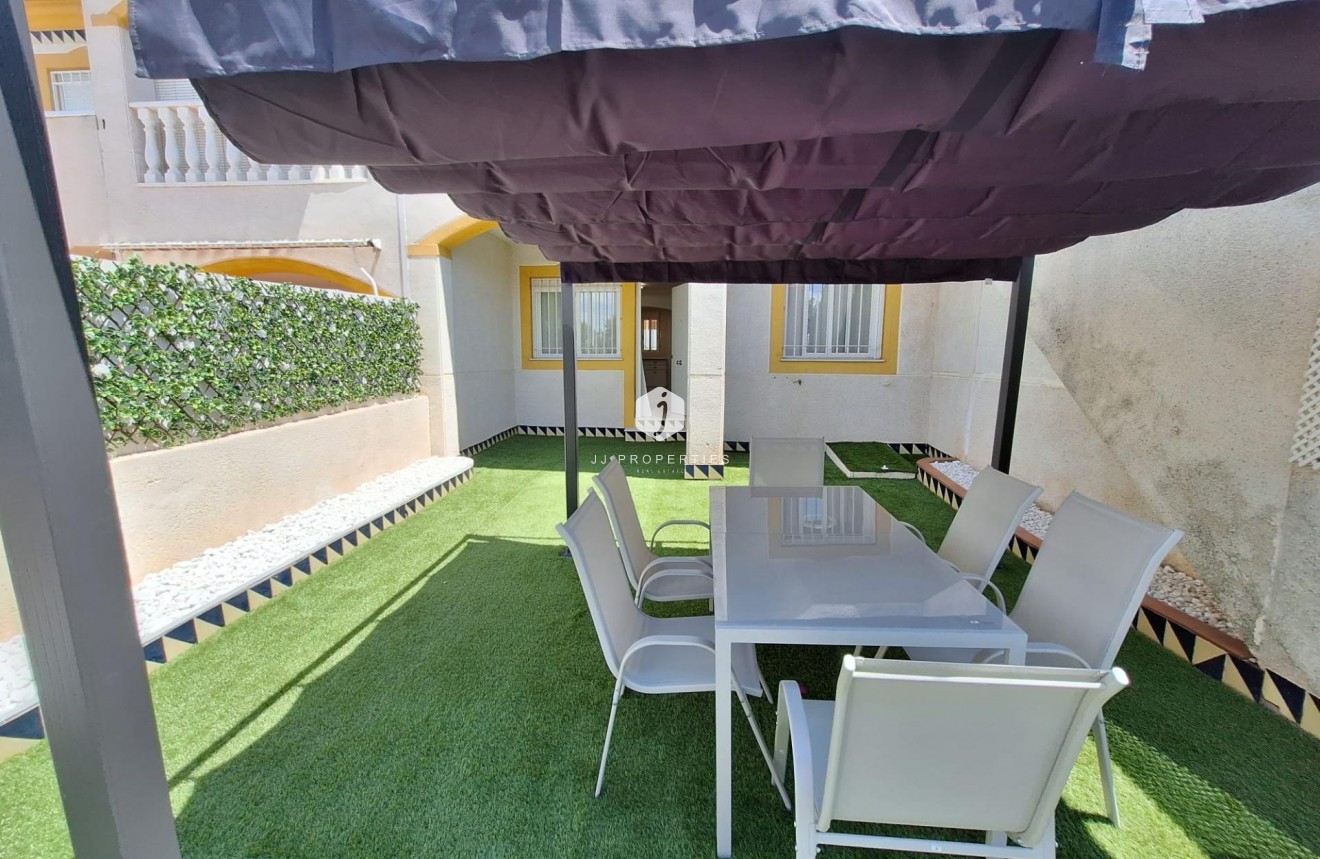 Aus zweiter Hand - Bungalow -
Torrevieja - Sector 25