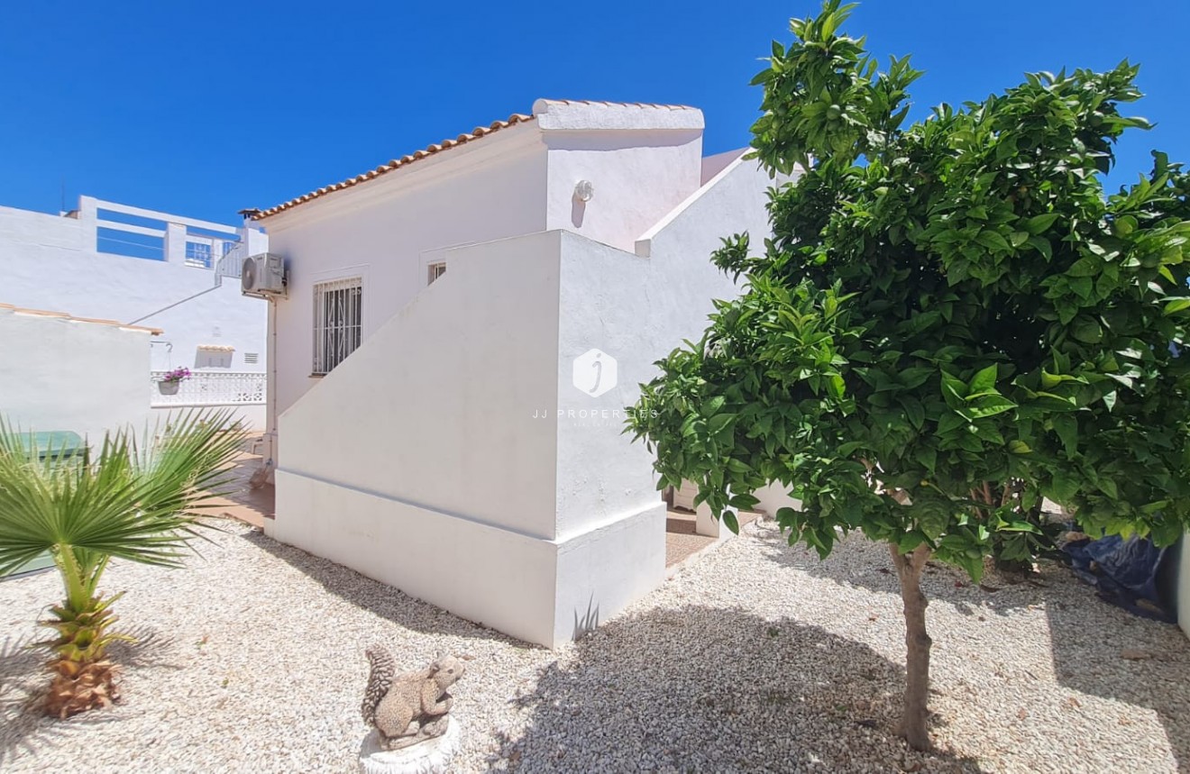 Aus zweiter Hand - Villa -
Orihuela Costa - Costa Blanca