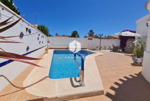 Aus zweiter Hand - Villa -
Orihuela Costa - Costa Blanca