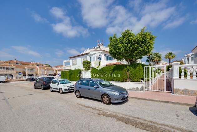 Aus zweiter Hand - Wohnung -
Orihuela Costa - Costa Blanca