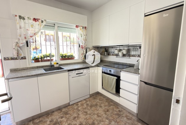 Resale - Chalet -
La Zenia - Costa Blanca