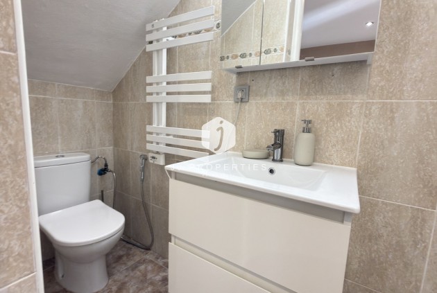 Resale - Chalet -
La Zenia - Costa Blanca