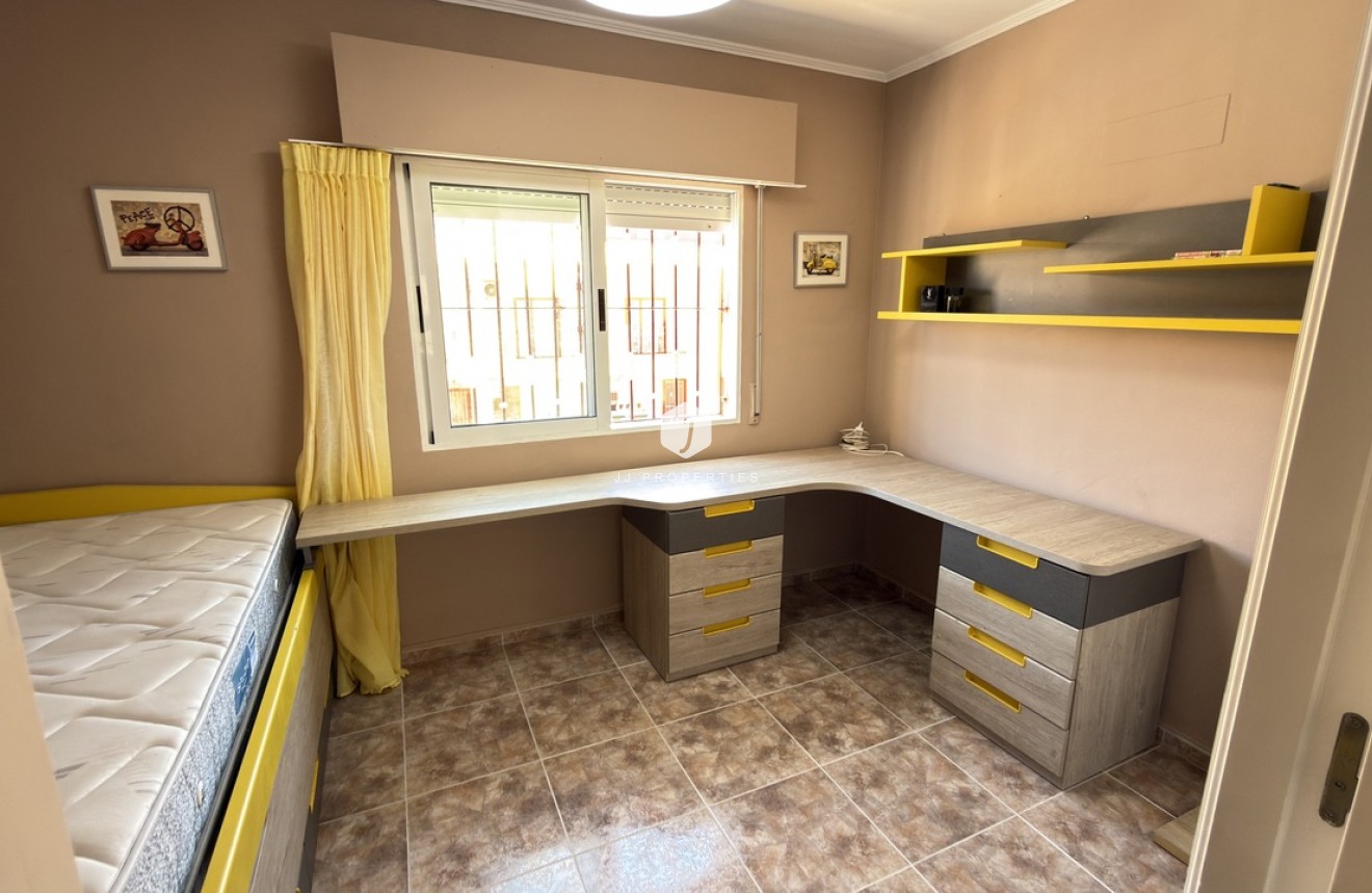 Resale - Chalet -
La Zenia - Costa Blanca