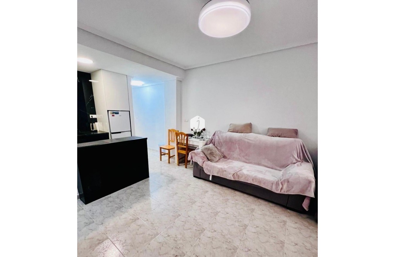 Resale - Apartment / flat -
Torrevieja - Estacion de autobuses
