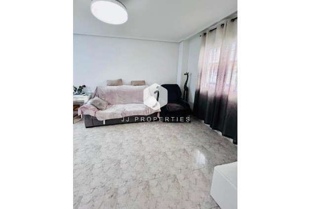 Resale - Apartment / flat -
Torrevieja - Estacion de autobuses