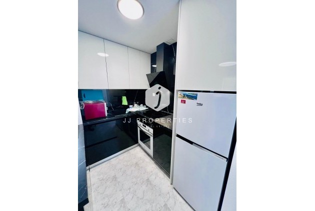 Resale - Apartment / flat -
Torrevieja - Estacion de autobuses