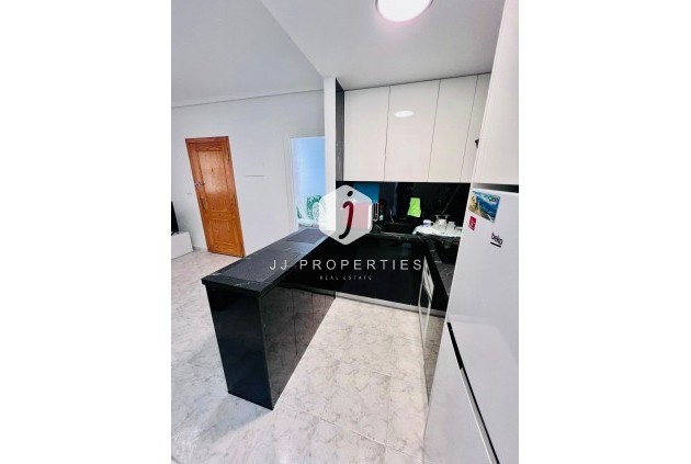 Resale - Apartment / flat -
Torrevieja - Estacion de autobuses
