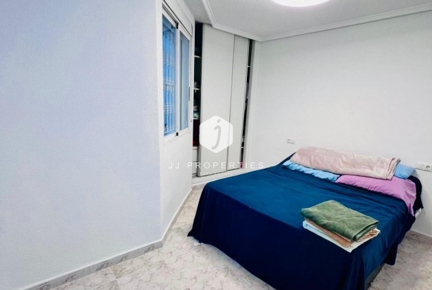 Resale - Apartment / flat -
Torrevieja - Estacion de autobuses