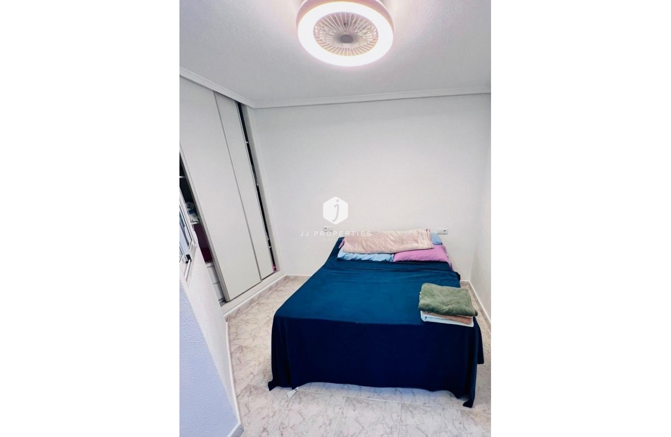 Resale - Apartment / flat -
Torrevieja - Estacion de autobuses