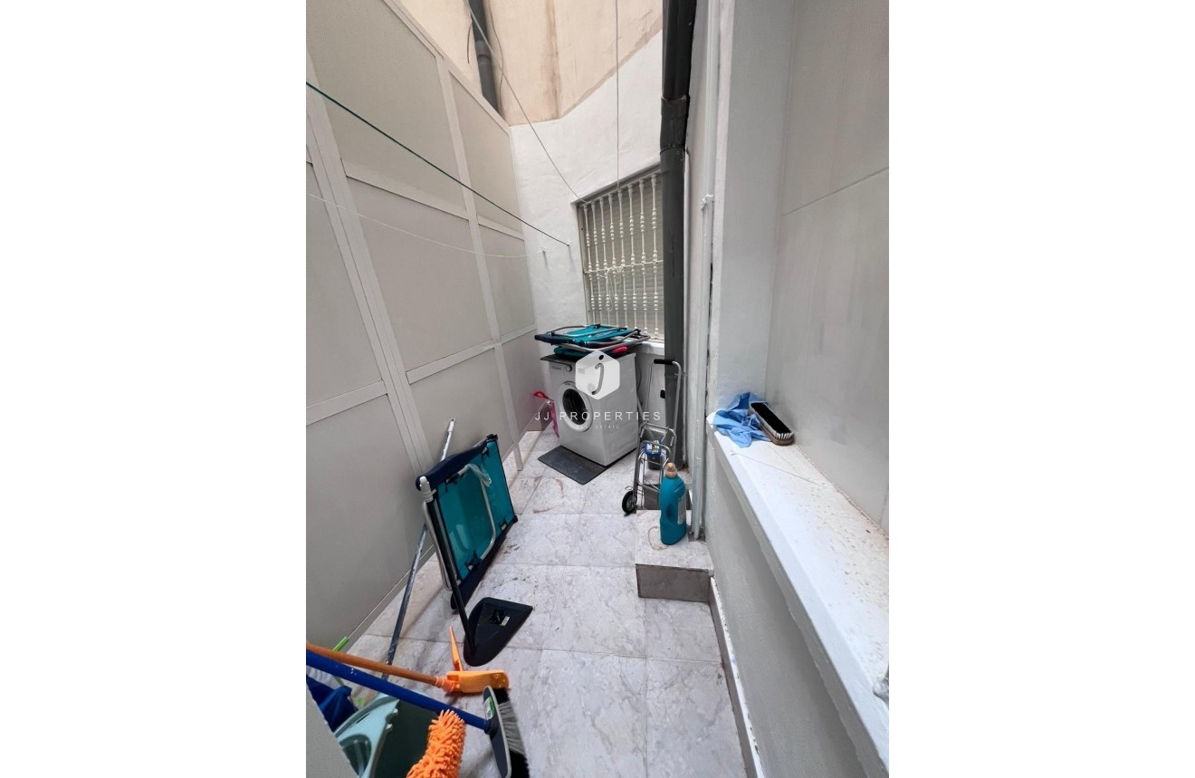 Resale - Apartment / flat -
Torrevieja - Estacion de autobuses