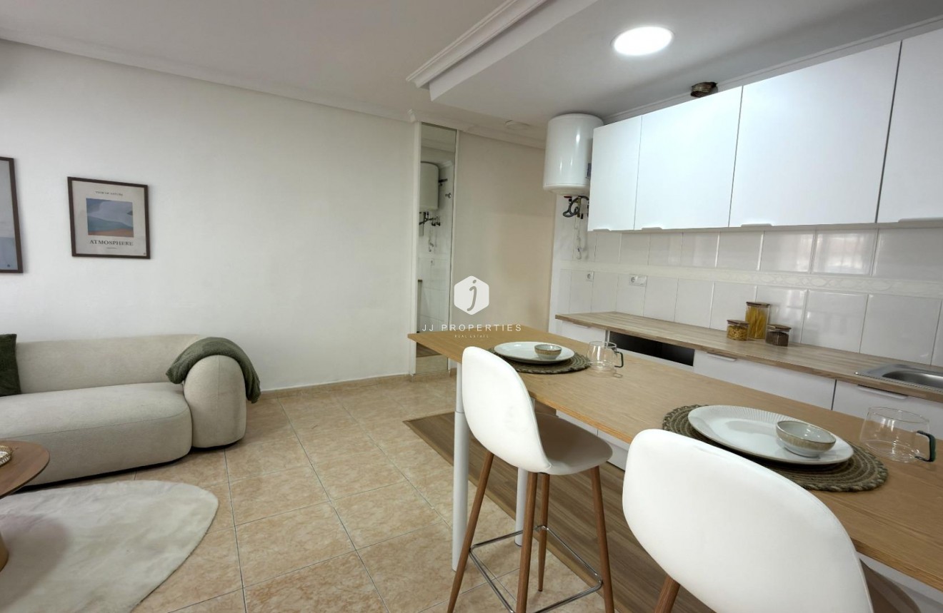 Tweedehands - Appartement / flat -
Torrevieja - Centro