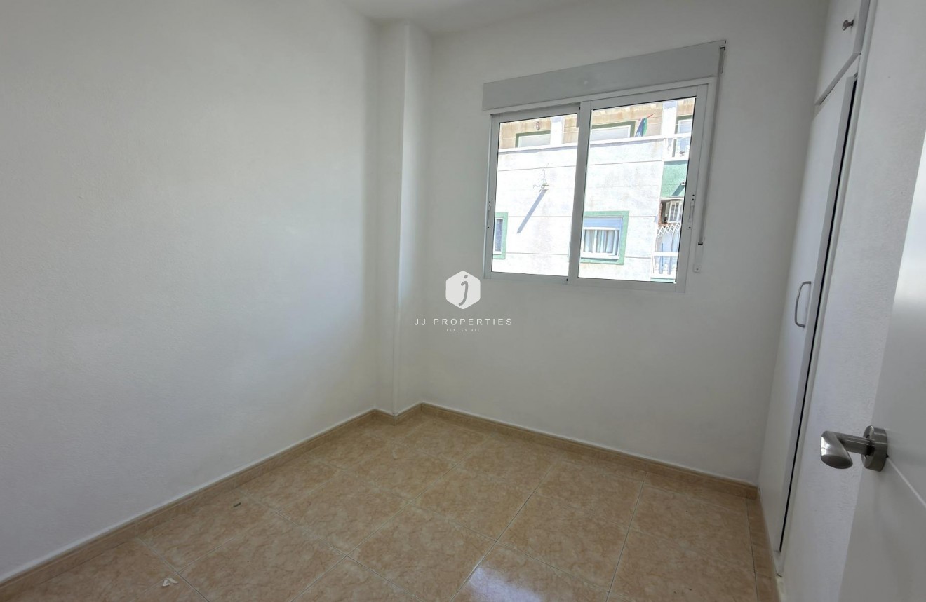 Tweedehands - Appartement / flat -
Torrevieja - Centro