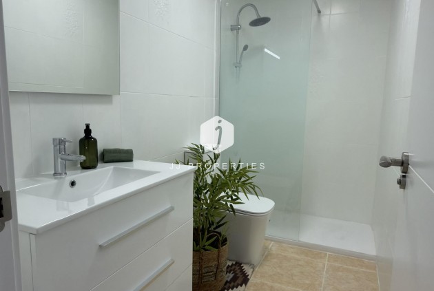 Tweedehands - Appartement / flat -
Torrevieja - Centro