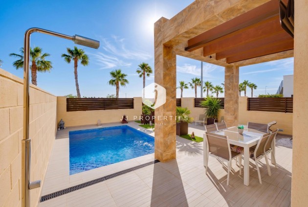 Resale - Villa -
Ciudad Quesada - Pueblo Bravo