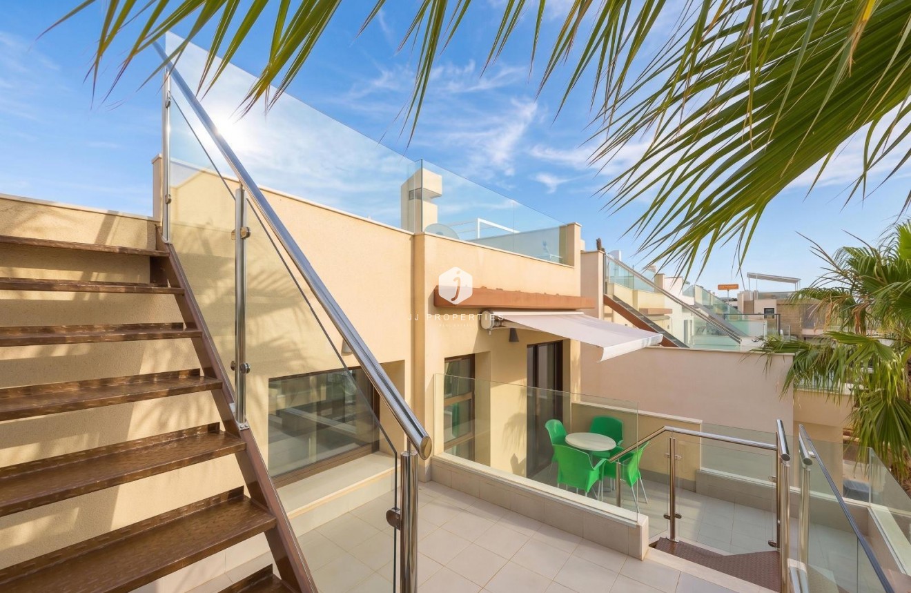 Resale - Villa -
Ciudad Quesada - Pueblo Bravo