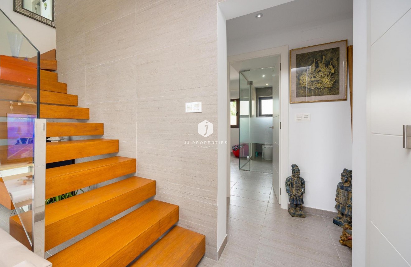 Resale - Villa -
Ciudad Quesada - Pueblo Bravo