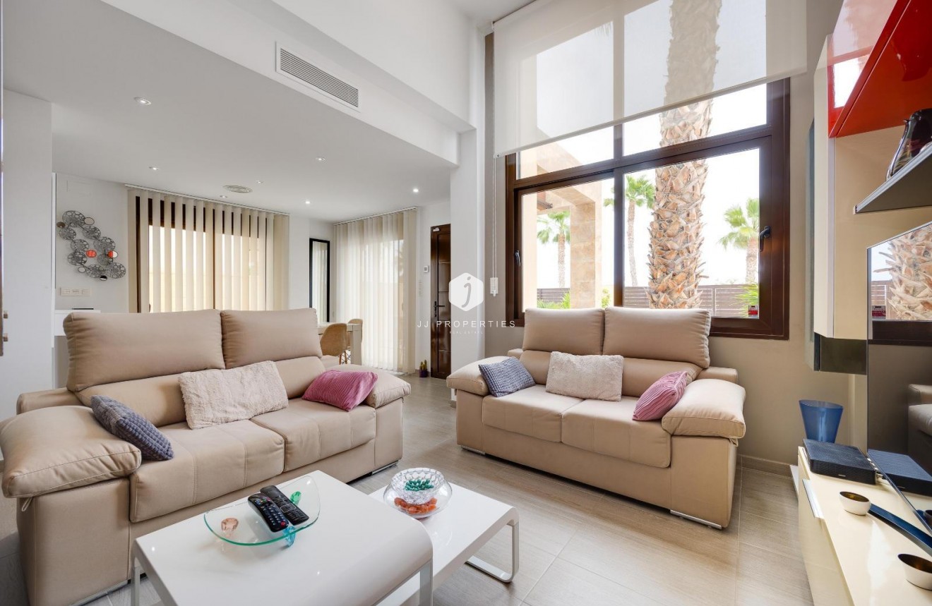 Resale - Villa -
Ciudad Quesada - Pueblo Bravo