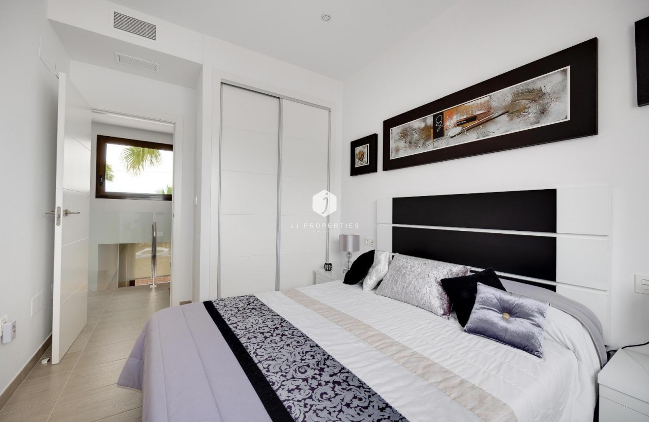 Resale - Villa -
Ciudad Quesada - Pueblo Bravo