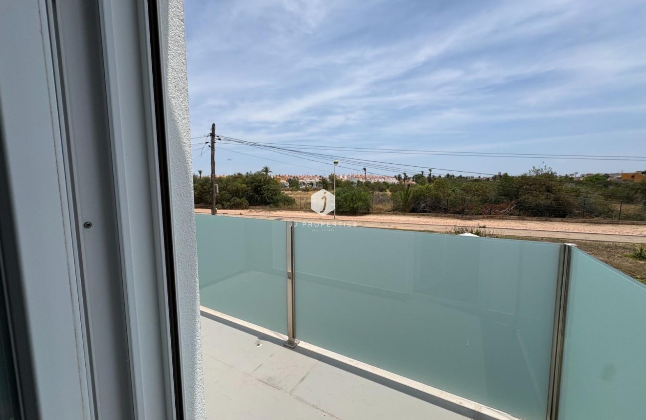 Aus zweiter Hand - Villa -
Torrevieja - La Siesta - El Salado - Torreta