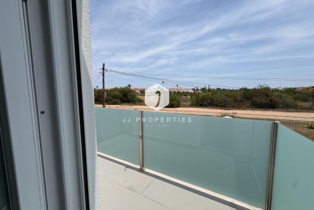Aus zweiter Hand - Villa -
Torrevieja - La Siesta - El Salado - Torreta
