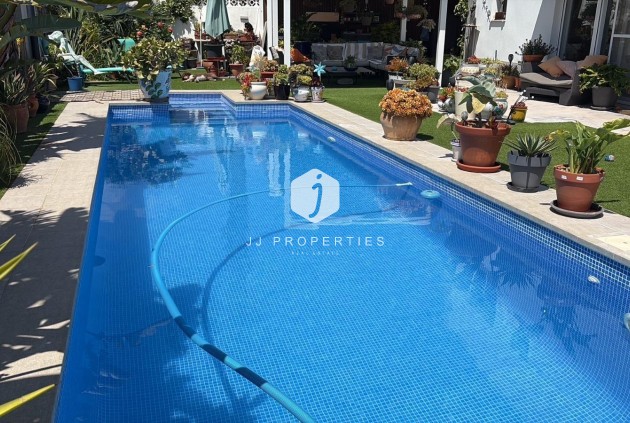 Aus zweiter Hand - Villa -
Torrevieja - La Siesta - El Salado - Torreta