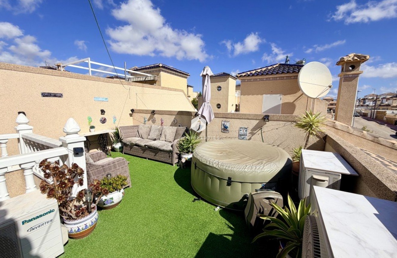 Resale - Chalet -
Orihuela Costa - Costa Blanca