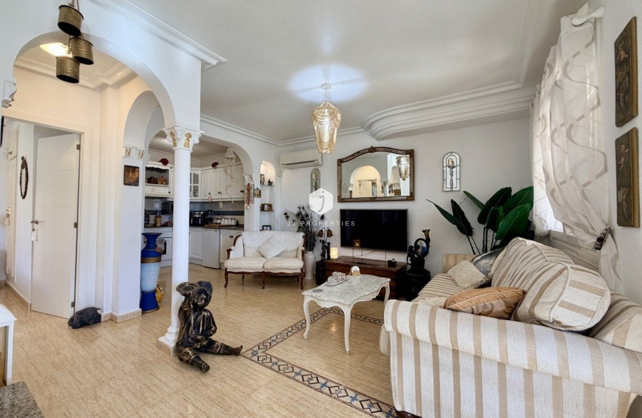 Resale - Chalet -
Orihuela Costa - Costa Blanca