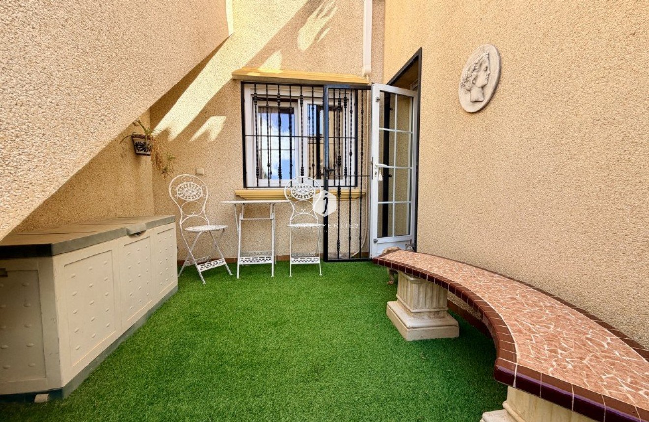 Resale - Chalet -
Orihuela Costa - Costa Blanca