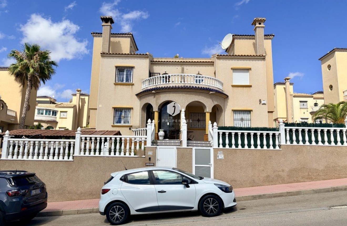 Resale - Chalet -
Orihuela Costa - Costa Blanca