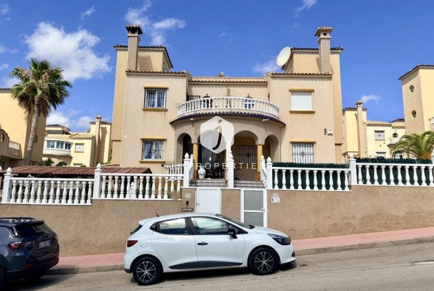 Resale - Chalet -
Orihuela Costa - Costa Blanca