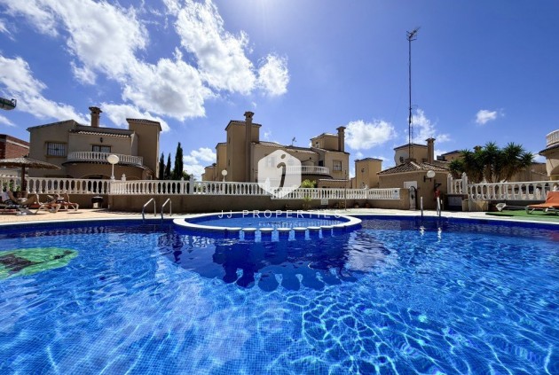 Resale - Chalet -
Orihuela Costa - Costa Blanca