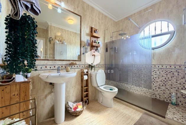 Resale - Chalet -
Orihuela Costa - Costa Blanca