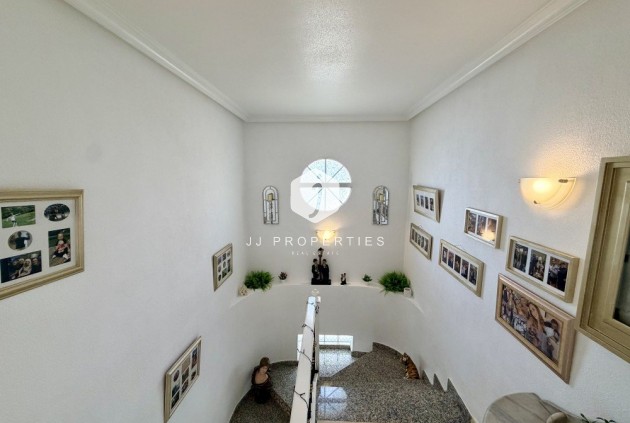 Resale - Chalet -
Orihuela Costa - Costa Blanca