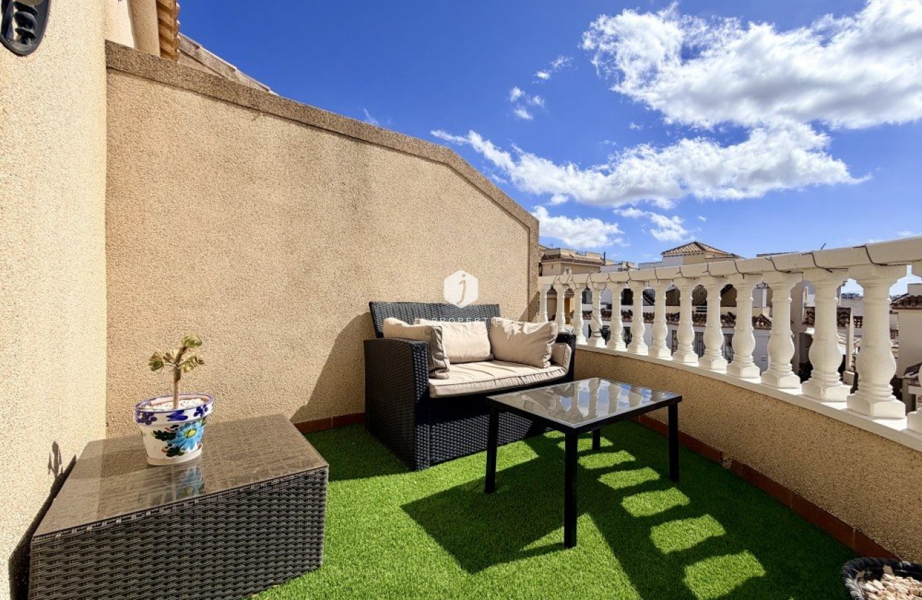 Resale - Chalet -
Orihuela Costa - Costa Blanca