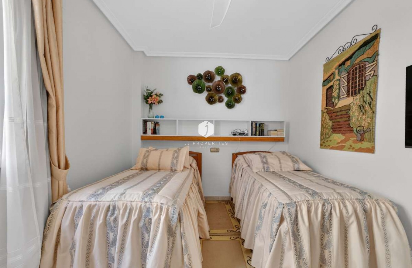 Resale - Apartment / flat -
Cabo Roig - Costa Blanca