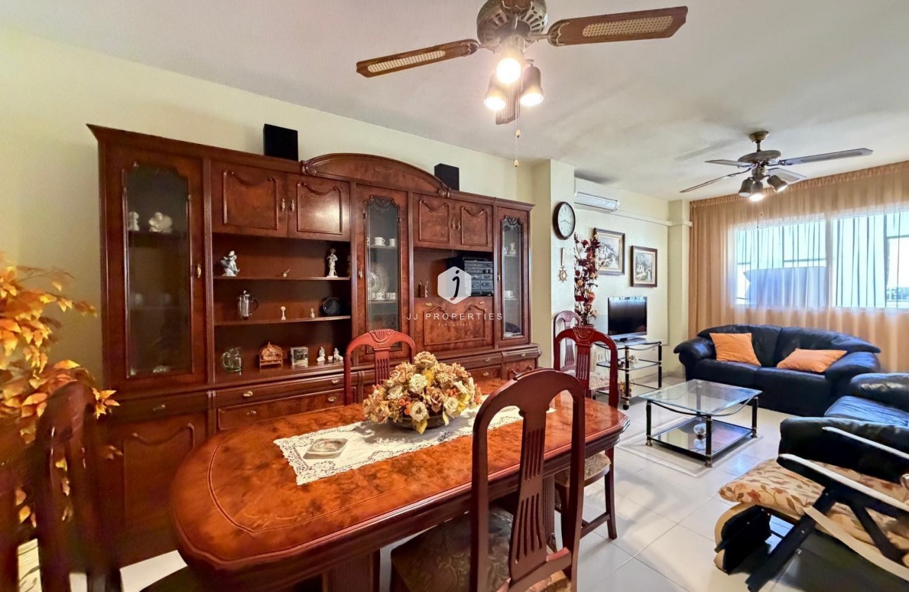 D'occasion - Appartement -
Torrevieja - Playa del Cura