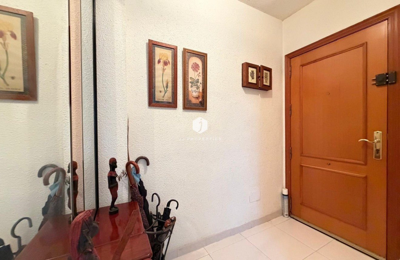 D'occasion - Appartement -
Torrevieja - Playa del Cura