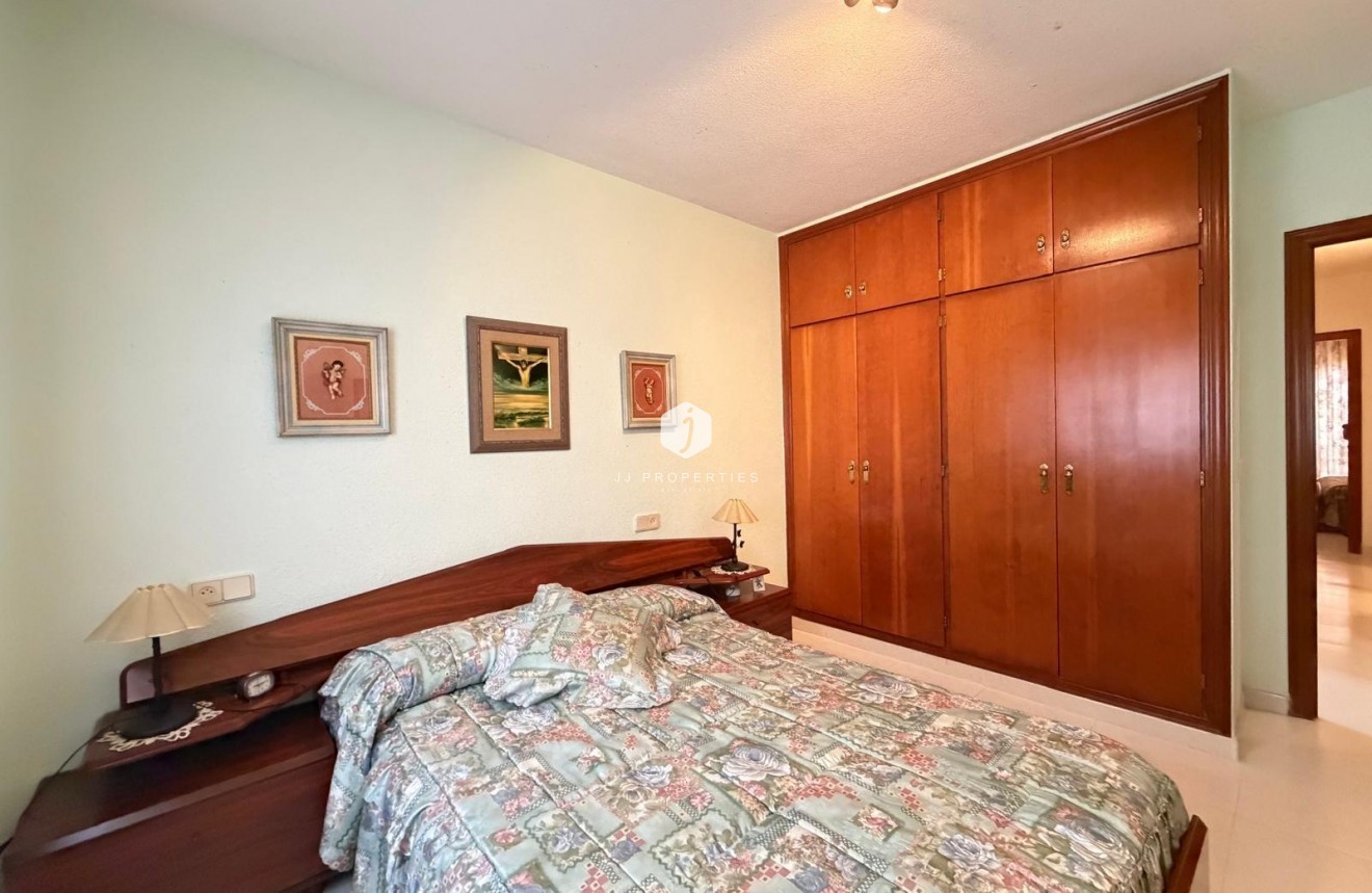 D'occasion - Appartement -
Torrevieja - Playa del Cura